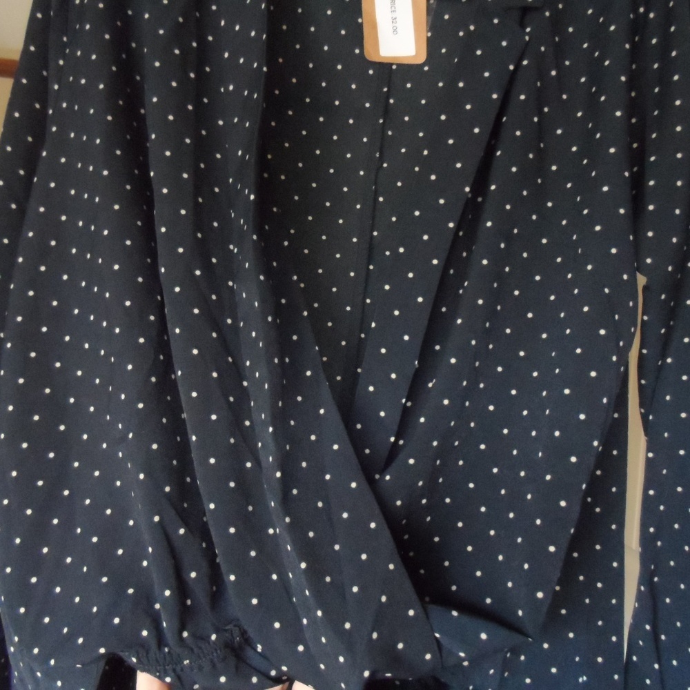Polka Dot twist hem blouse - Picture 5 of 5